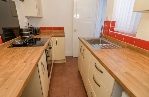 Deganwy Cottage | FLAT 1A MONA HOUSE, pet friendly, country holiday cottage in Deganwy