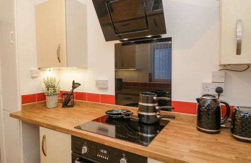 Deganwy Cottage | FLAT 1A, MONA HOUSE, pet friendly, with a garden in Deganwy