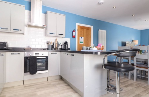 St Merryn Cottage | FLAT 2 NILES PLACE, pet friendly in St Merryn