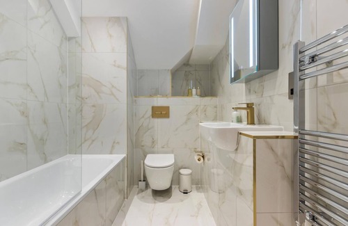Leatherhead Apartment | Flat 3 Saarb Apartments