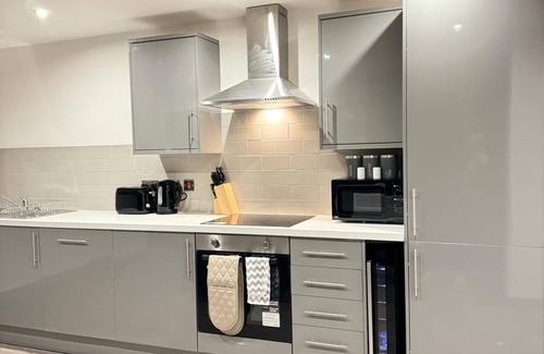 Chapeltown Apartment | Flat 501 Chic Apartment Living