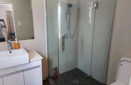 Flat Bush House | Flat Bush Large Ensuite, for your perfect stay