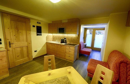 Teola Apartment | Flat Casciana - Baita Cusini with mountain view, wellness area and Wi-Fi