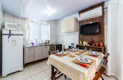 Centro House | FLAT COM AR COND. WI-FI TV a CABO PERTO DA PRAIA