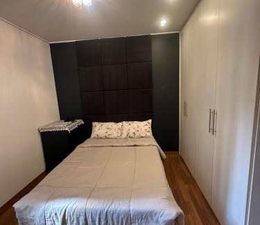 Gonzaga Apartment | Flat em Santos no Gonzaga a três quadras da praia