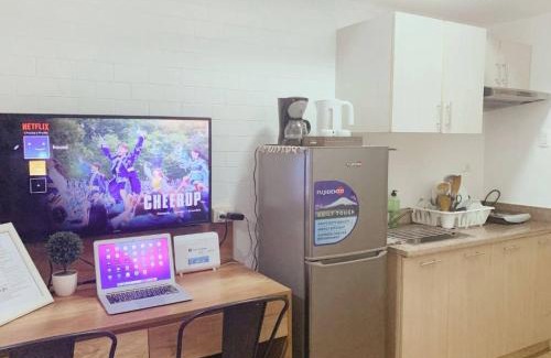 Pio del Pilar Apartment | FLAT ESHRA - Cozy Bright 1-BR