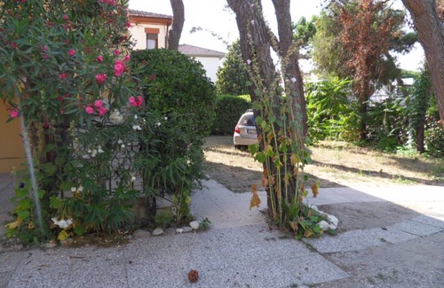 Rosolina Mare Apartment | Flat in a villa surrounded by garden