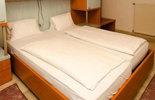 Podersdorf am See Apartment | Flat in Podersdorf am See with balcony