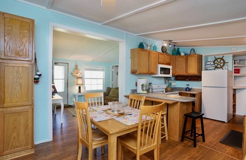 Fair Play House | FLAT lake lot: water toys: Clemson ->17 miles