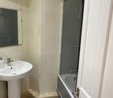 Addison Apartment | Flat next to Westfield shopping centre