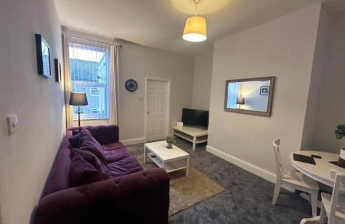 Blyth Apartment | Flat - Sleeps 3 - Pet friendly - Parking