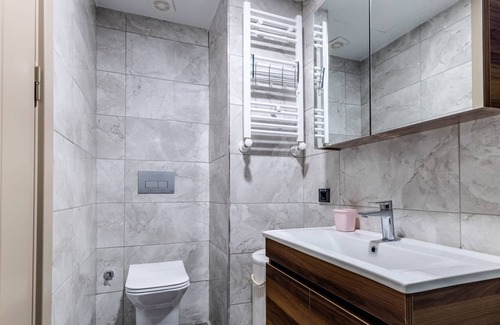 Icmeler Mahallesi Apartment | Flat with Stunning View Balcony 4 min to Coast