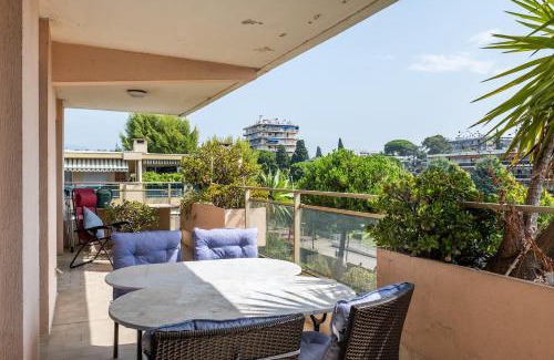 Cros-de-Cagnes Apartment | Flat with swimming pool close to the sea