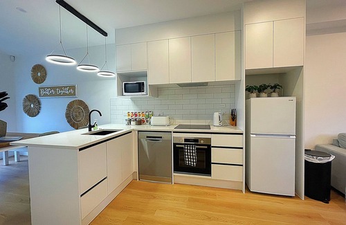 Flat Bush House | Flatbush Holiday Accommodation, 3 Bedroom Town House WH1 | Apartment