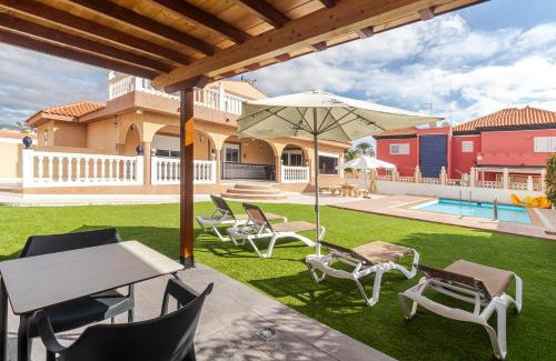 Sonnenland Ski Chalet | Flatguest Sonneland Suite