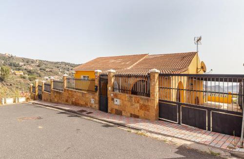 Pino Santo House | Flatguest Villa Mayca