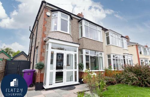 Aigburth Apartment | Flatzy - Charming Garden Annexe in Aigburth with Kitchenette