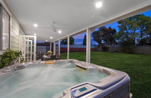 Cessnock House | Flawless, Fresh, Federation, Spa