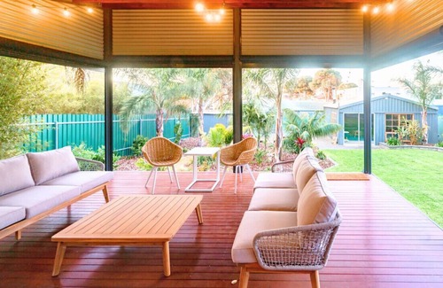 Christies Beach House | Flawless on Fenton Christies Beach