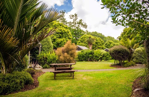 Cooks Beach Cottage | Flaxmill Accommodation