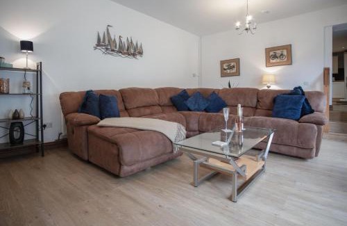 Llanddowror House | Fletcher Coach House - 3 Bedroom Cottage - Pendine