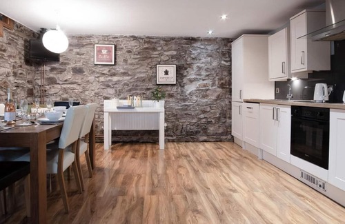 Llanddowror House | Fletcher Coach House - 3 Bedroom Cottage - Pendine