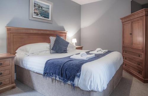Llanddowror House | Fletcher Coach House - 3 Bedroom Cottage - Pendine