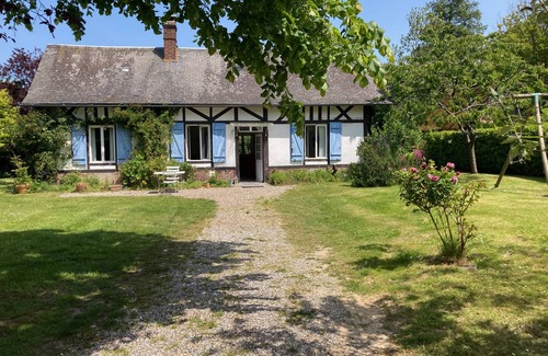Longueil Ski Chalet | Fleur Bleue, single storey farmhouse 2 km from the beach