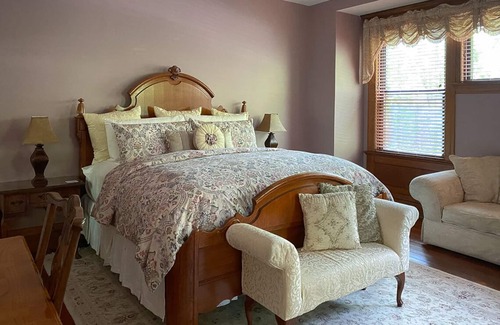 Compton Heights Bed & Breakfast | Fleur-de-Lys Mansion