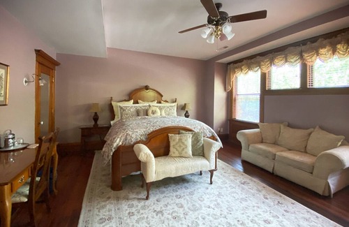Compton Heights Bed & Breakfast | Fleur-de-Lys Mansion