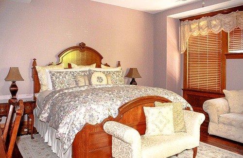 Compton Heights Bed & Breakfast | Fleur-de-Lys Mansion
