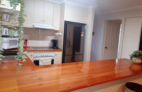 Bremer House | Fleurieu Accommodation | Milang: A Lakefront Retreat and Its Majestic Alexandrina Lake View