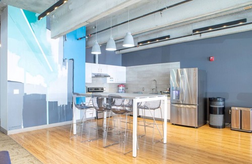 Brewers Hill Apartment | Flexhome East Side Studio R3 - Brady+Fiserv+Balcony