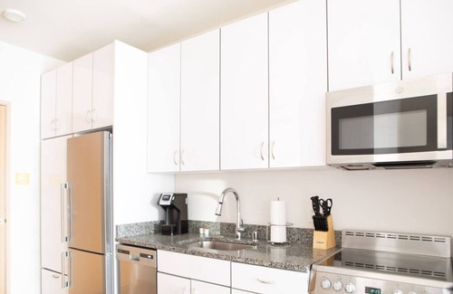 Brewers Hill Apartment | Flexhome East Side Studio R3 - Brady+Fiserv+Balcony