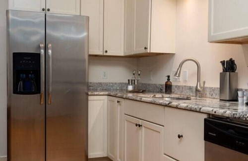 Wicker Park Apartment | Flexhome Wicker Park 2BR P1