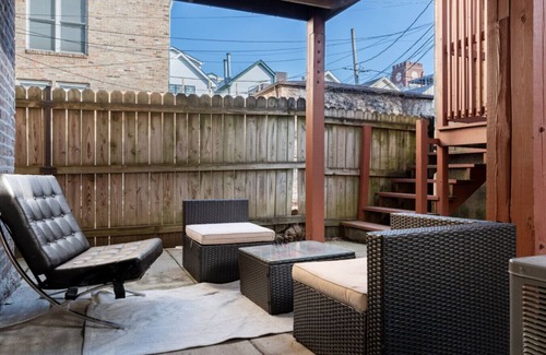Wicker Park Apartment | Flexhome Wicker Park 2BR P2