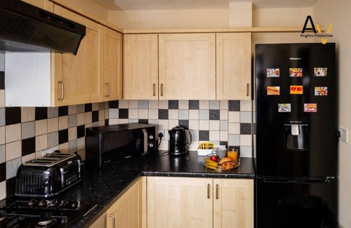 Northampton House | Flexible 2-Bed House: Ideal for Business Trips