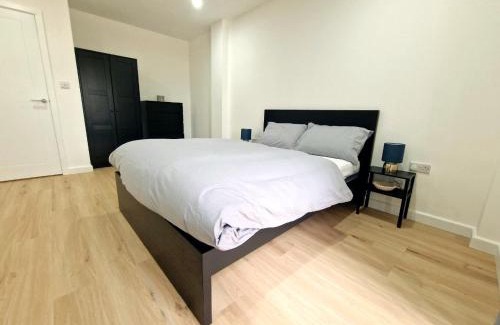 Chadwell Heath Apartment | FlexiLux Stays - Luxury Brand New Apt L1B134