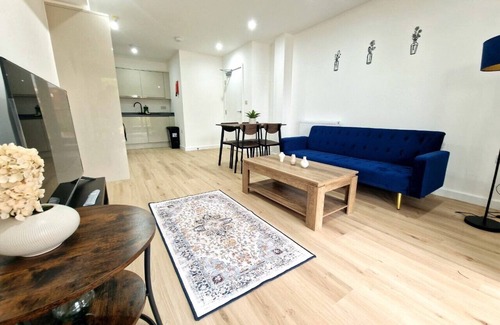 Chadwell Heath Apartment | FlexiLux Stays - Luxury New Apt. L1B134
