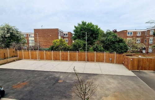 Chadwell Heath Apartment | FlexiLux Stays - Luxury New Apt. L1B134