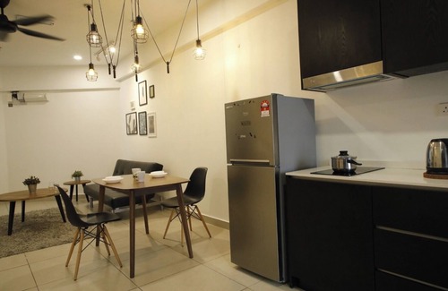 Kampung Pasir Segambut Apartment | Flexus Signature Suite by Widebed