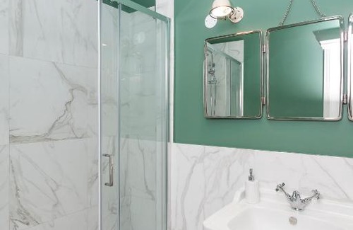 Oliveira do Douro House | FLH Gaia Quinta de Sá - Country House