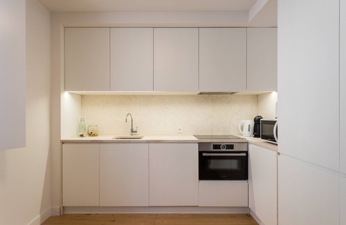 Socorro Apartment | FLH Martim Moniz Terrace Flat with Pool