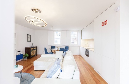 Socorro Apartment | FLH Mouraria Blue Design with Parking & Pool
