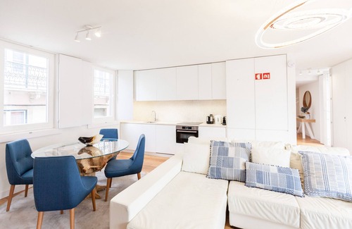 Socorro Apartment | FLH Mouraria Blue Design with Parking & Pool
