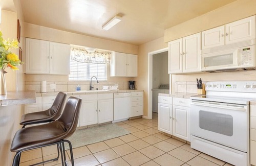 Bakersfield House | Flicker · *3-Bedroom Haven with Pool Table