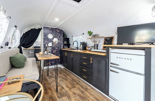 Guntersville Apartment | Flight of Fancy Vintage Airstream Rental