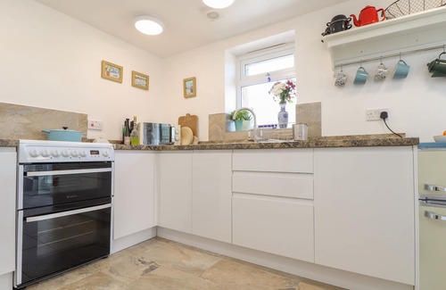 Pendeen Cottage | FLINTSTONE COTTAGE, pet friendly, with open fire in Pendeen