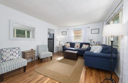 South Haven House | Flip Flop Cottage - Cute and comfortable cottage located just three blocks from Lake Michigan!
