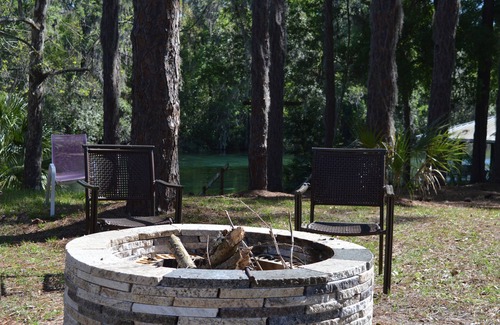 Dunnellon House | Flip Flop Inn on the Rainbow River 1/4 mile down from head waters